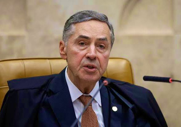 NewsLiberdade's tweet photo. 🚨URGENTE - STF encomenda caminhonetes de R$ 650 mil e justifica que é para ajudar a reduzir a emissão de gás carbônico na atmosfera! https://t.co/BZjxy9eB8a