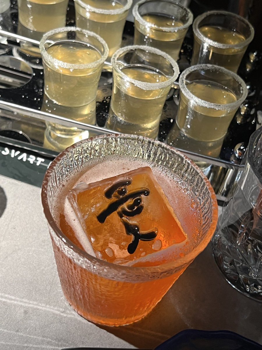 這杯調酒也太有特色
喝完不知道會不會特色
#台中 #單女 #女女#約會