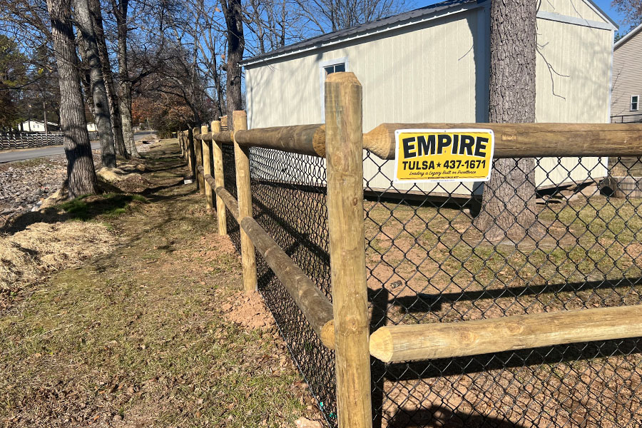 EmpireOK's tweet photo. One week closer to Christmas, and we are keeping things merry with some variety! We appreciate fences of all shapes and sizes! ❤️

#EmpireFence #New #Fence #Build #HomeImprovement #Tulsa #BrokenArrowOK https://t.co/PAr9oELNEA