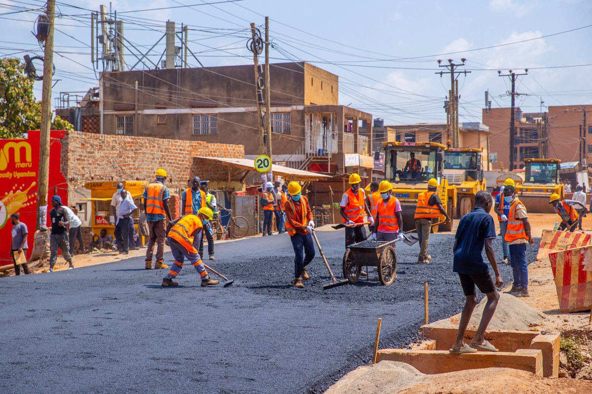 KCCAUG's tweet photo. NAMUWONGO ROAD: A road that had lived it's lifespan, riddled with potholes which in turn affected socio-economic activity. 

This 2.73km road is pivotal in connecting the Central Business District to Makindye Division as well as easing connectivity in the Industrial Area and neighboring communities.

The story of  Eighth Street (Namuwongo Road) is fast changing as #KCCAatWork to improve its overall outlook #ForABetterCity.