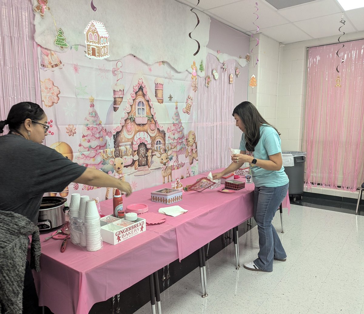 Geri Benitez (@mayprincipal) on Twitter photo It's a Ginger Sweet extravaganza <a href="/NISDMay/">May Elementary</a> put on by <a href="/JenKerrReading/">Jennifer S. Kerr</a> ! Teams can make&take great station activities from <a href="/nisdelemelar/">Elementary ELAR</a> district resources ! 😍😍😍 It's a Ginger Sweet extravaganza <a href="/NISDMay/">May Elementary</a> put on by <a href="/JenKerrReading/">Jennifer S. Kerr</a> ! Teams can make&take great station activities from <a href="/nisdelemelar/">Elementary ELAR</a> district resources ! 😍😍😍