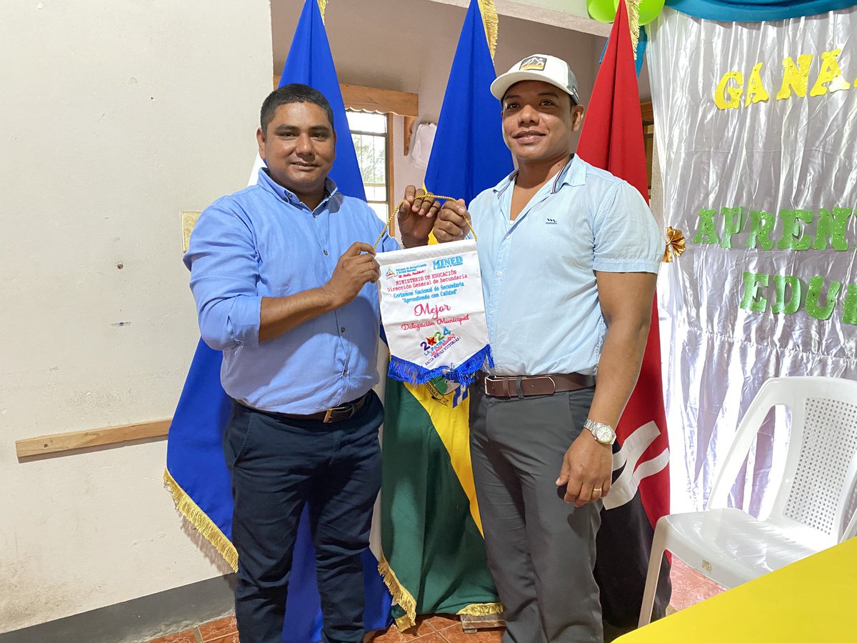 La comunidad educativa de Cárdenas, Rivas, celebra con orgullo a la maestra Alba Marina, ganadora del certamen nacional Aprendiendo con Calidad en educación secundaria. Su logro refuerza el compromiso con una enseñanza de calidad.