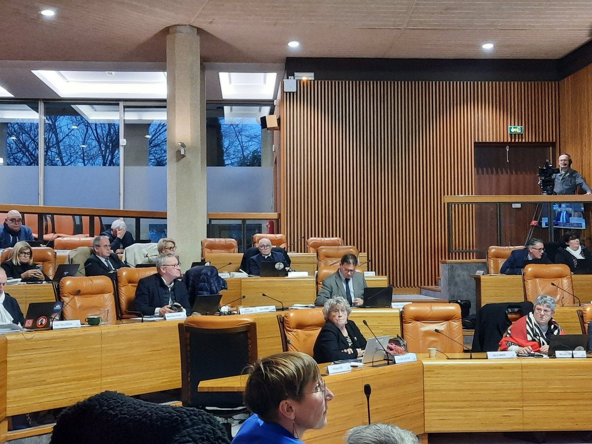 HEBERT DOMINIQUE (@hebertdominique) on Twitter photo Les propos méprisants de <a href="/phgosselin/">Philippe GOSSELIN</a> envers l'opposition de <a href="/LaManche50/">Département de la Manche</a> démontre la perte de repère de la droite gouvernementale prête à se soumettre à nouveau au #RN pour rester au pouvoir
Si nous avons perdu notre intelligence, nous nous avons gardé nos valeurs et notre dignité Les propos méprisants de <a href="/phgosselin/">Philippe GOSSELIN</a> envers l'opposition de <a href="/LaManche50/">Département de la Manche</a> démontre la perte de repère de la droite gouvernementale prête à se soumettre à nouveau au #RN pour rester au pouvoir
Si nous avons perdu notre intelligence, nous nous avons gardé nos valeurs et notre dignité