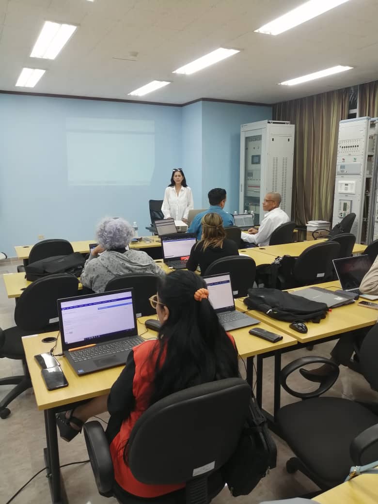 anasiv5's tweet photo. @ContraloriaCuba culmina hoy el segundo curso de WebIraf de la I edición para la formación de instructores del Sistema Nacional de Auditoria para intercambiar experiencias en su aplicación y profundizar @MarbanMirian #PorLaTransformacionDigital https://t.co/5nLvMCbJpu