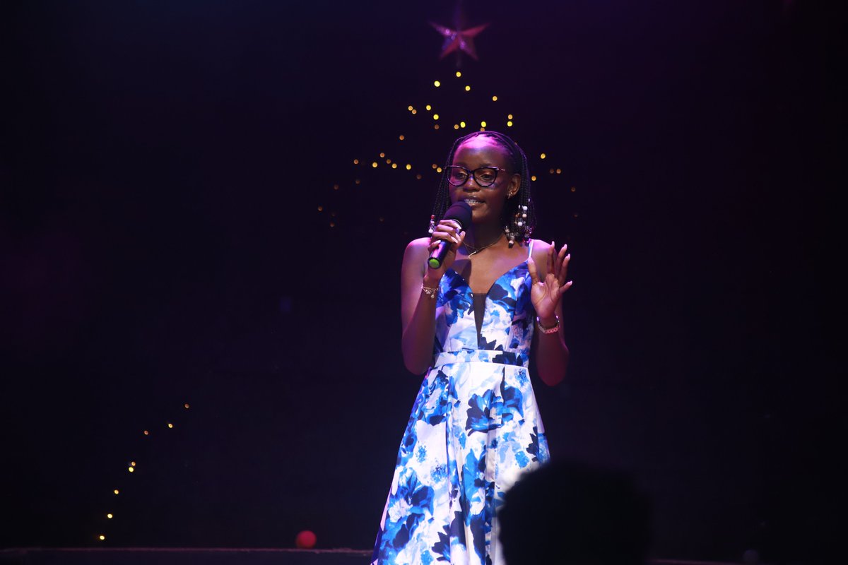 Did you hear God's Love letter to man #Ahadi from the Poetess Faith herself. If not, worry not Day 2 and 3 are still there. Come we celebrate The Promise.

#Rolecfamily #ThePromise