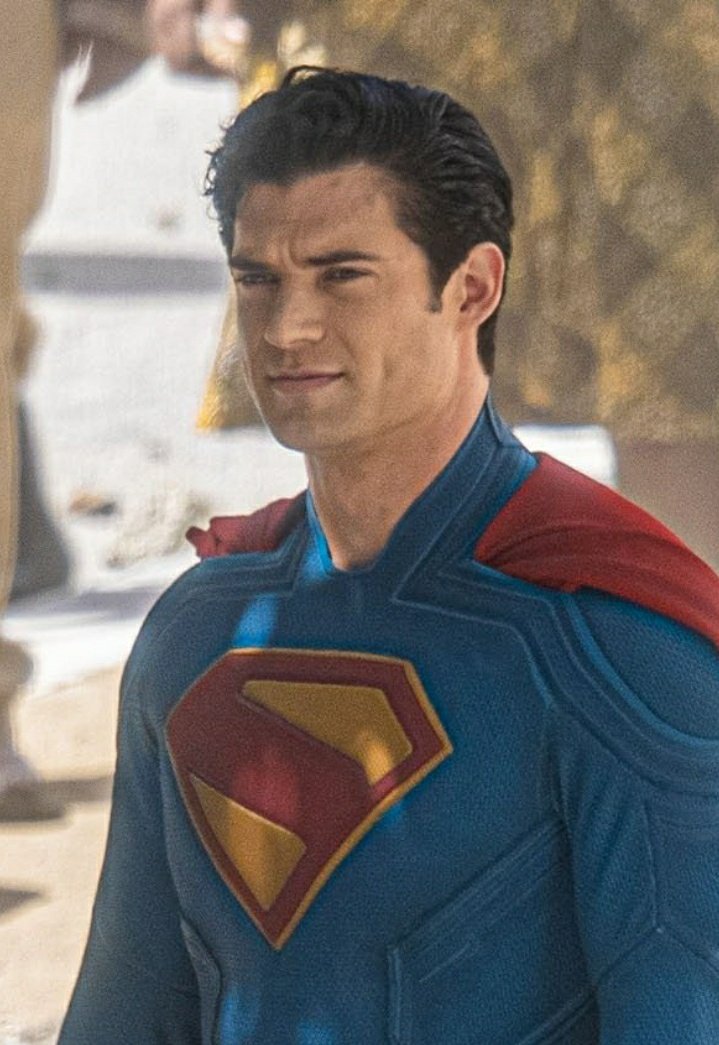 BlogDeBatman's tweet image. #DCUCine: 🚨 Puck News asegura que el próximo Lunes habrá un evento de prensa en los estudios de @wbd donde proyectarán el esperado tráiler de la película #Superman de @JamesGunn.

Asimismo el tráiler recién sería revelado públicamente hacia finales de la semana.

¿Opiniones? 🤔