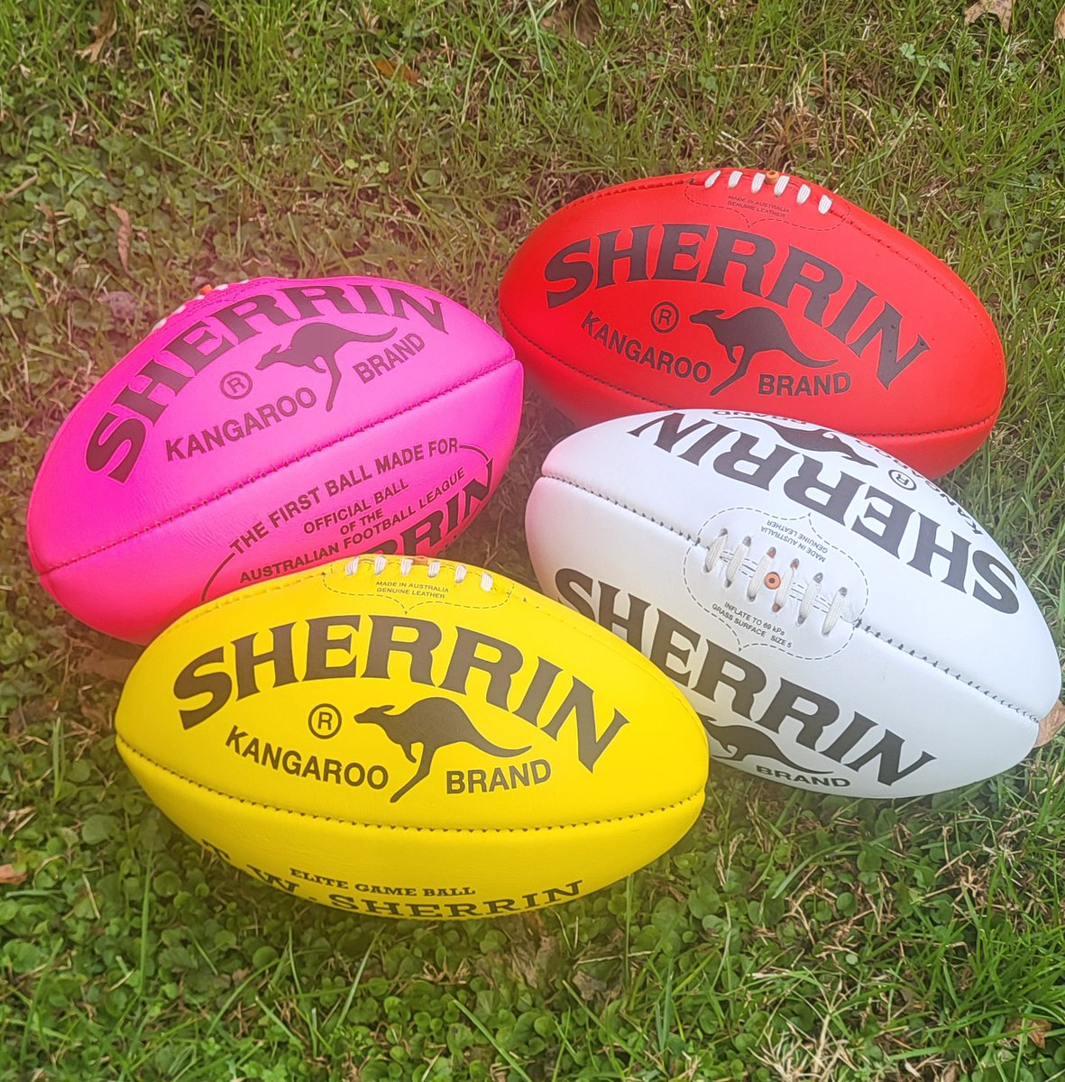 Hot property now are the Kangaroo Brand leather Sherrins. The White &amp; Pink are about sold out, so if you want one you better be the fastest gun in the west...or east, ha. playaussie.com/online-store/M…

#itsgottabeasherrin #sherrin #footyusa #usafl #aussierules #australianrulesfootball