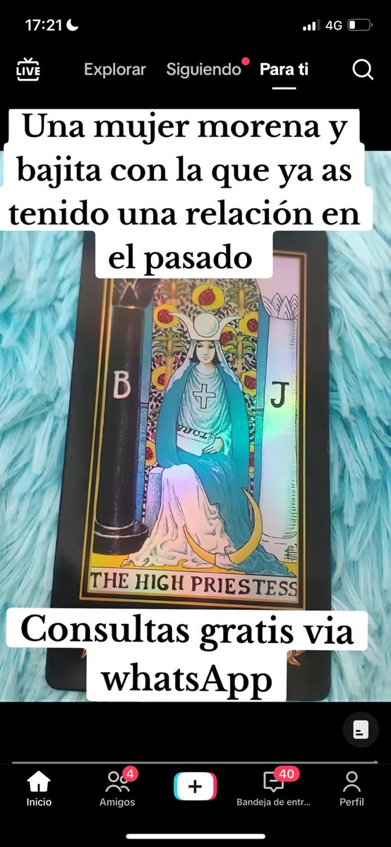 VNGULX's tweet photo. Mi feed de tiktok me hace mental breakdown https://t.co/mv9S7K5kzV