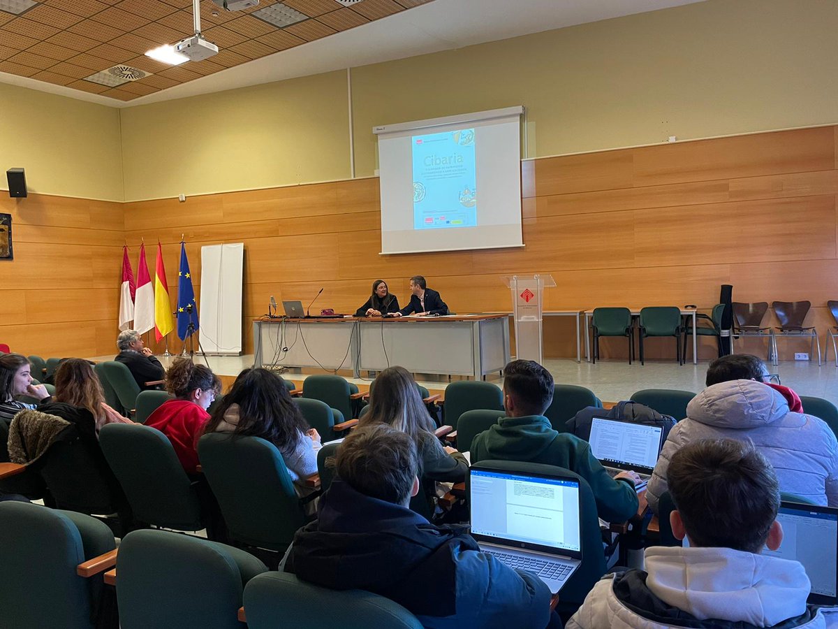 INTERMED_UCLM's tweet photo. Algunas fotos del II Simposio Cibaria celebrado el pasado lunes 9 de diciembre en la Facultad de Humanidades de Albacete. https://t.co/is4twlCdAB