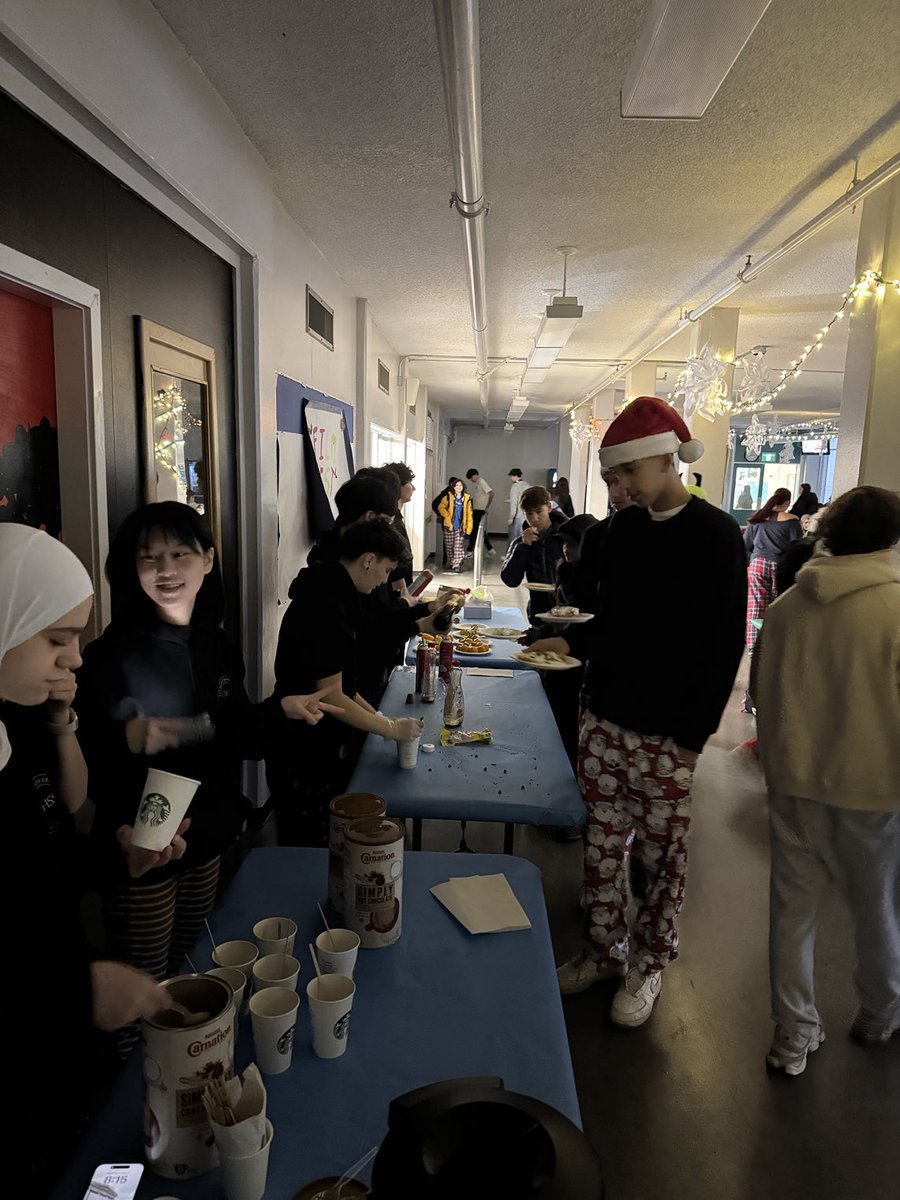 Ecole Cariboo Hill tweet media