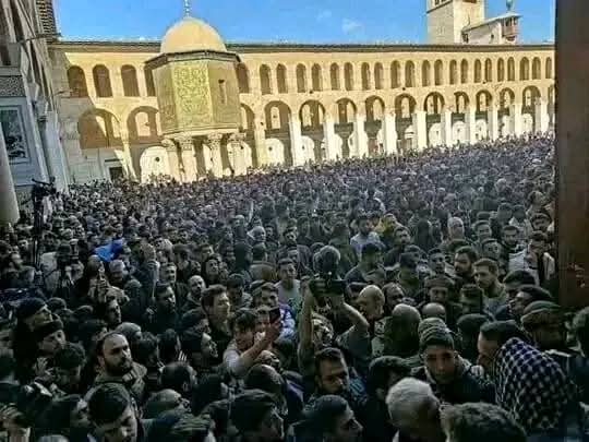 Ebrahim25466854's tweet photo. ❤ Allahu Akbar, what is impossible for Allah
#Syria's first Friday prayer after 55 years they have prayed in Umeya mosque ♥️ https://t.co/mbDNJUor3O