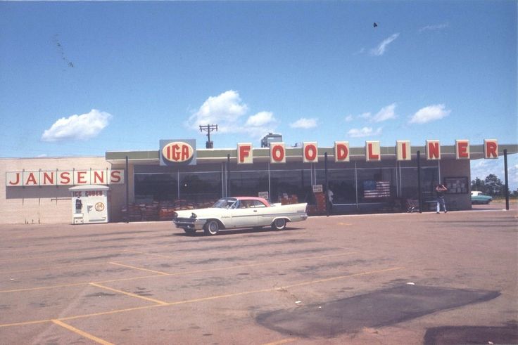 VintageCity60's tweet photo. Was wondering if my old hometown grocery store could be found on Google....well bless my heart. #HighRidge #Missouri #StLouis #grocerystore #IGA #food #childhood #memories https://t.co/m2zalX8nhO