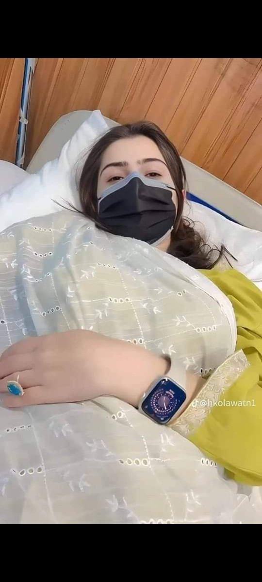 مافيه احد يسال علي 
تعبانه دعواتكم بالشفاء💔😔