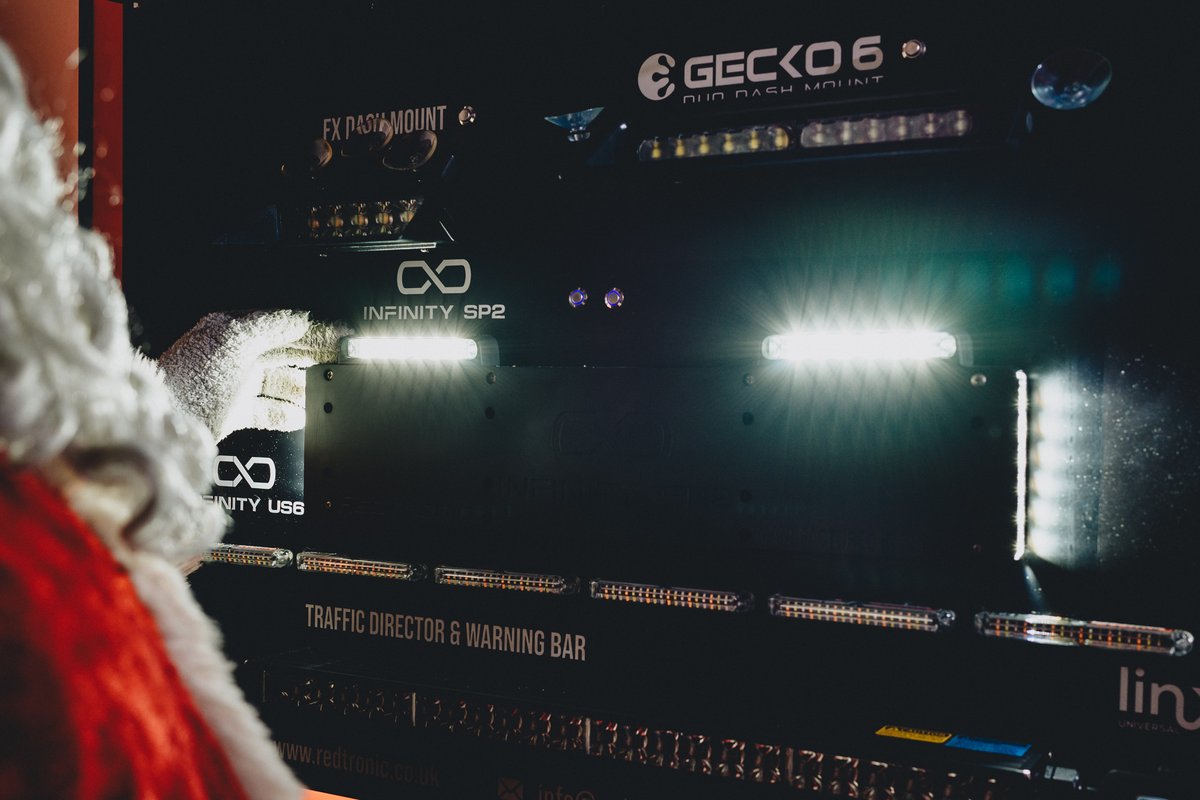 As we get into the festive spirit, we had a very special guest stop by yesterday, Santa himself! 🎁
Traveling at the speed of magic requires top-notch safety. Here he is sizing up our new Evolve Lightbar and SP2 Stealth Plate

#MerryChristmas #FestiveSpirit #EvolveLightBar