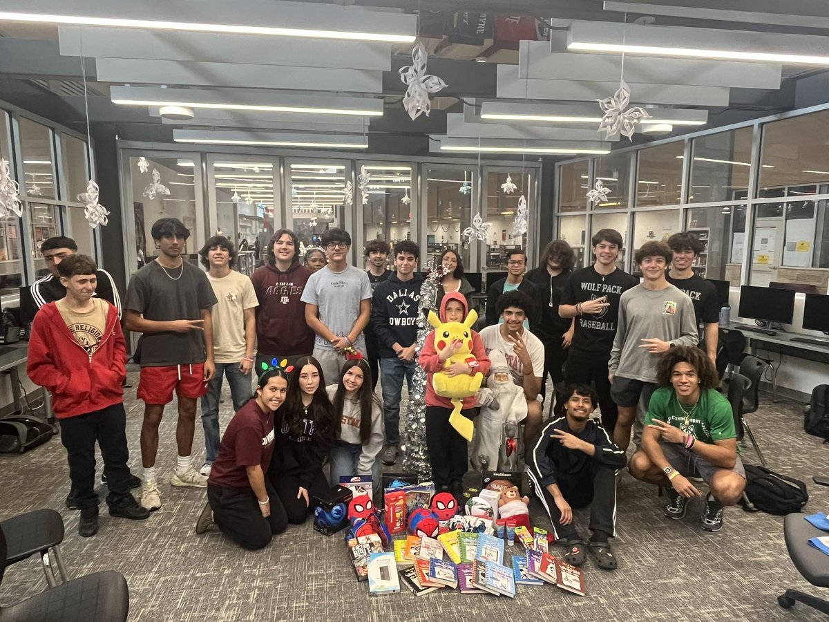 2nd Period adopted a student for Christmas. These students showed love, care, and kindness. This is Davenport. #DavenportIsDifferent