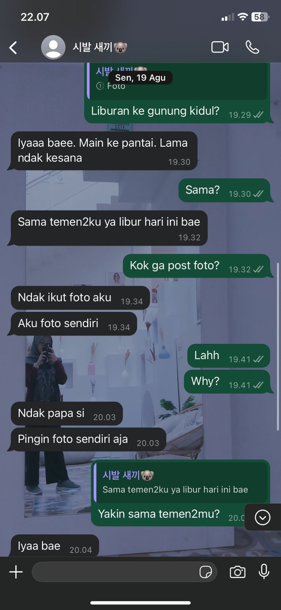 SeftyBae's tweet image. Keknya foto pantai itu pas doi, ngakunya rame2 si sama tmn nya lah knp tu cewe post cuma foto bedua gamungkin kan kalau gaada apa2 hmm