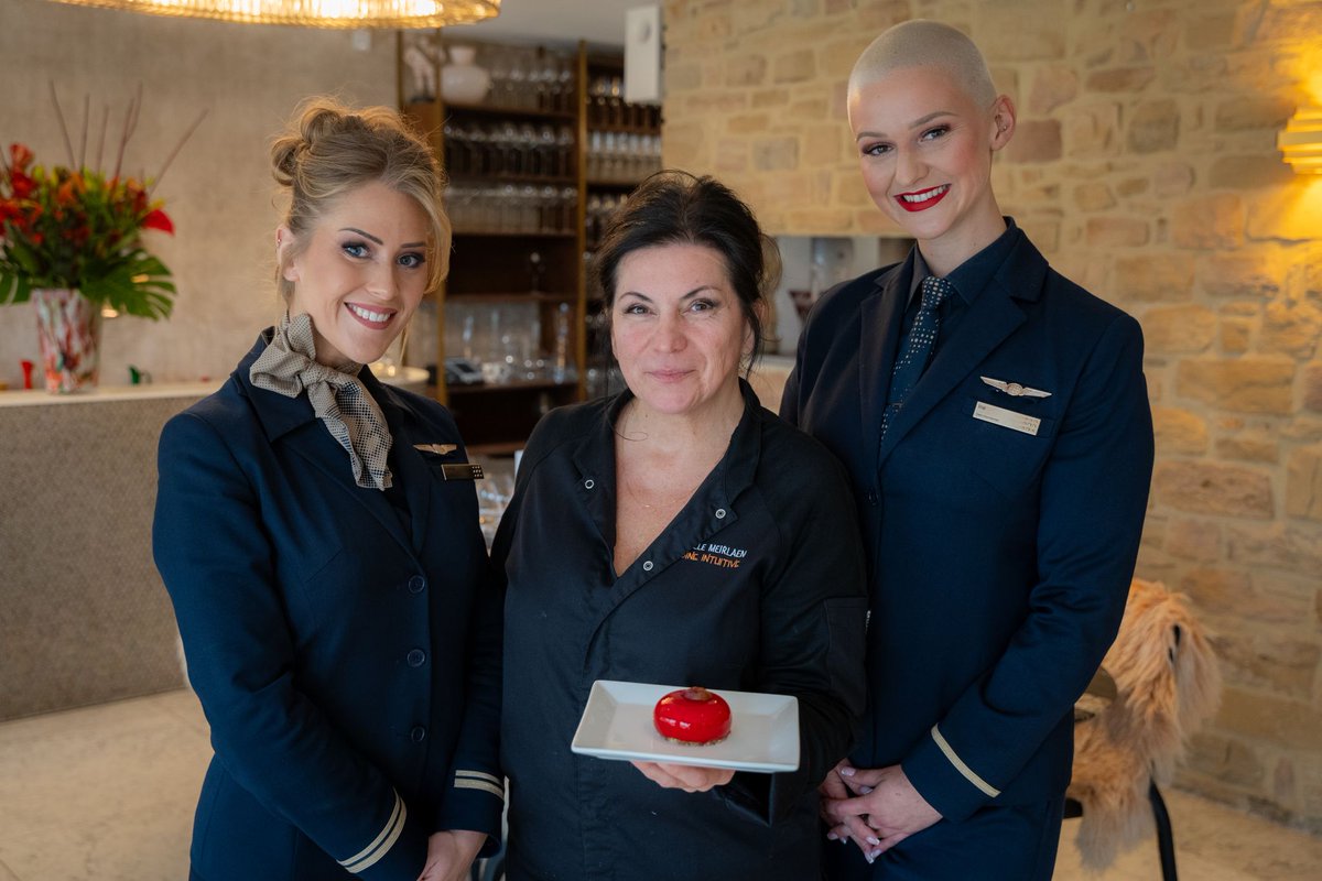 Gate7aviation's tweet image. Brussels Airlines décolle avec la nouvelle chef étoilée Arabelle Meirlaen ⭐️✈️
Dès début 2025, les passagers #BusinessClass des vols long-courriers découvriront la cuisine du chef
Dès janvier, ses menus de saison seront renouvelés tous les trois mois à bord de avions de…