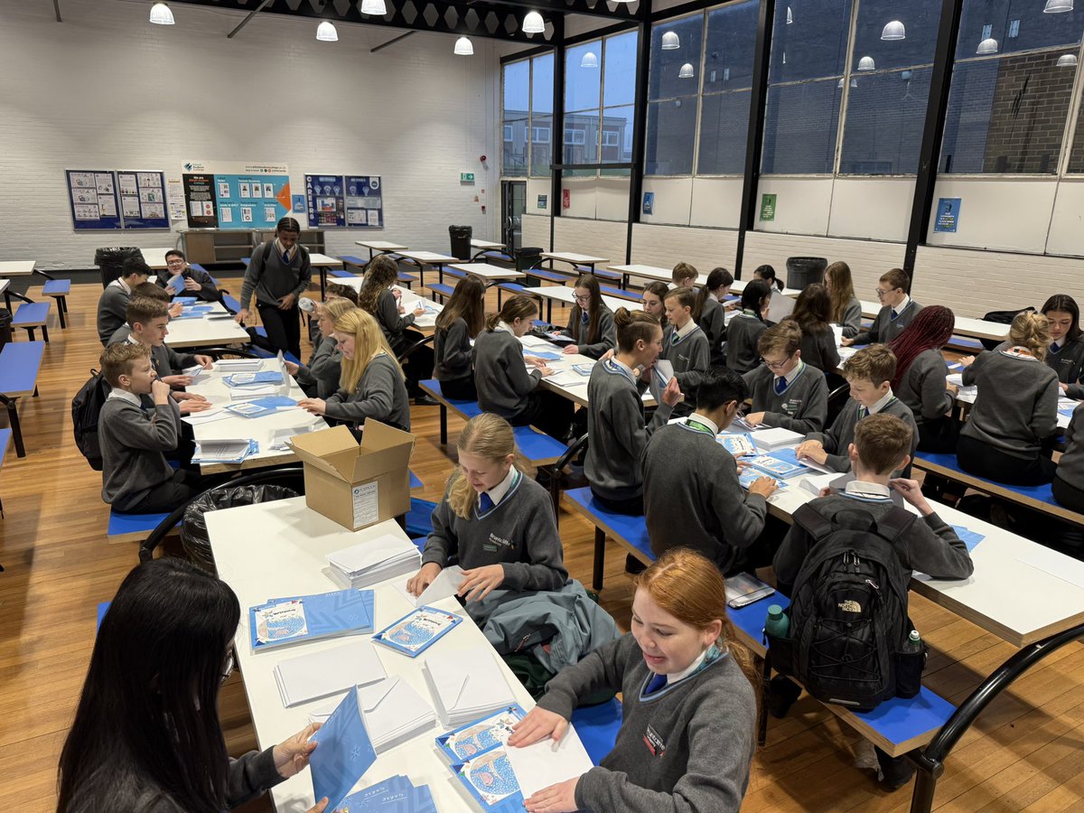 bruntcliffeacad's tweet image. Our Student Leaders have had a busy week getting ready for the end of term! #festivities #community #studentleaders