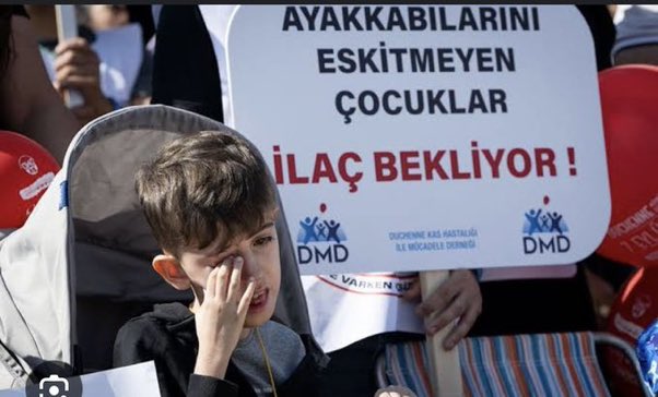 Sosyal devlet, vatandaşını yolda bırakmaz!

Hele çocuklarını asla!

#DMDninİlacıİçin devletin desteği lazım.