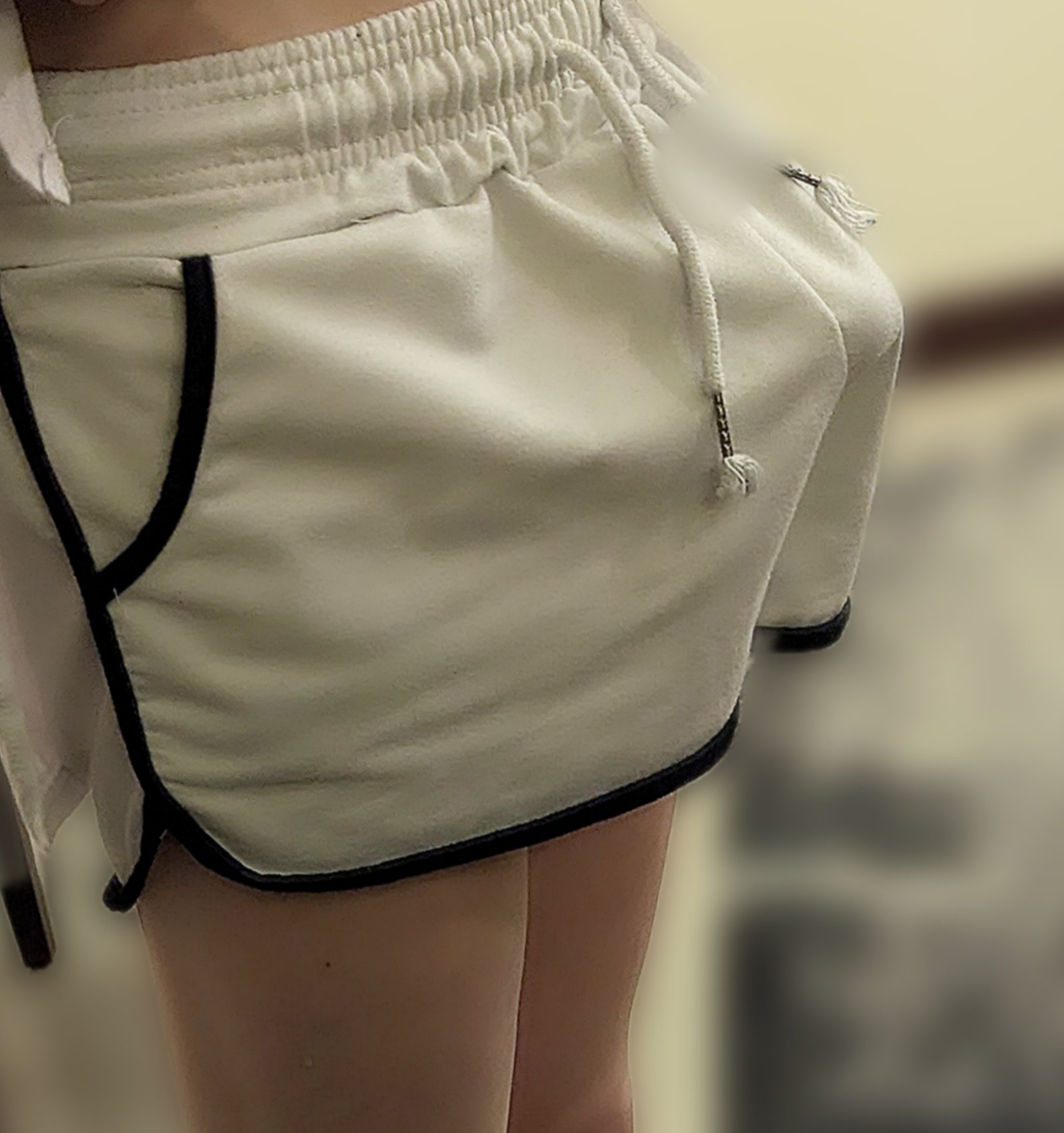 I'm feeling too horny... 欲求不満すぎて… https://t.co/HGpGct88Y0