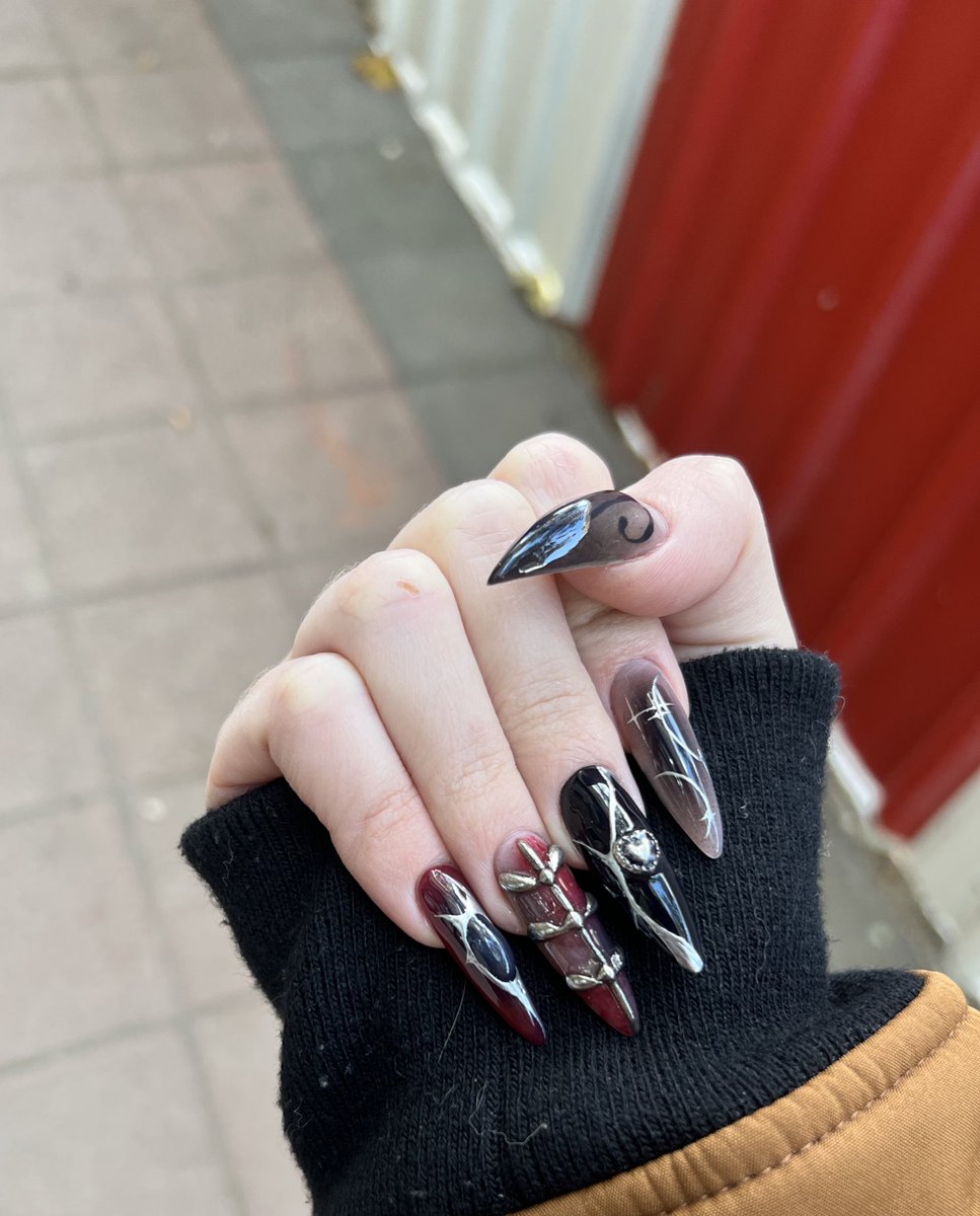 Carnomiuart's tweet photo. No os enseñe la fantasía mega “Navideña” 
De uñas que tengo ahora✨ 
Siempre con la reina @theGuadis https://t.co/zWIa8Jn2n0