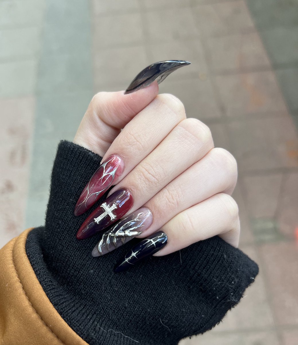 Carnomiuart's tweet photo. No os enseñe la fantasía mega “Navideña” 
De uñas que tengo ahora✨ 
Siempre con la reina @theGuadis https://t.co/zWIa8Jn2n0