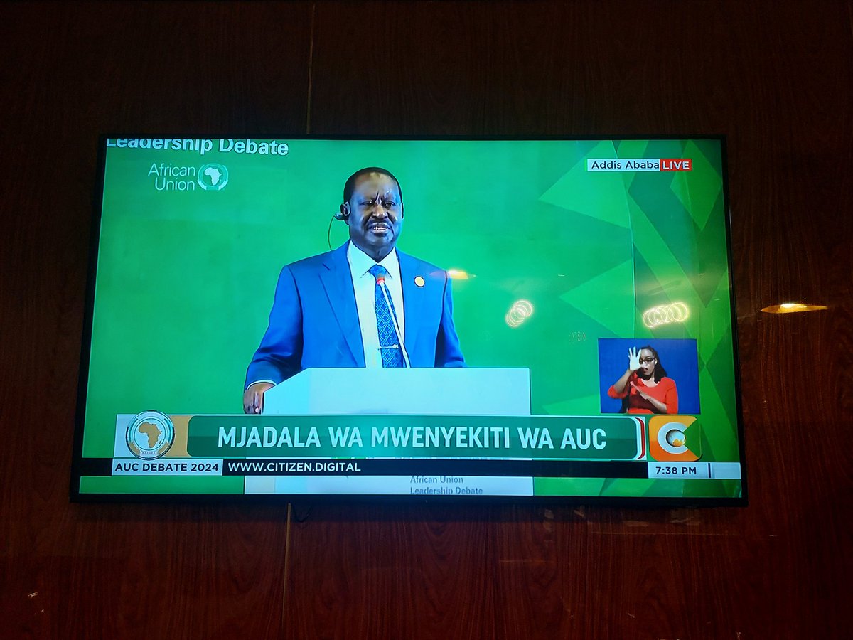 AlinurMohamed_'s tweet photo. Raila Odinga has dismantled all the other two candidates in this debate. 

Mahmoud Ali Youssouf of Djibouti and Richard Randriamandrato and Madagascar look clueless and unprepared. https://t.co/FSBV8n1qQS