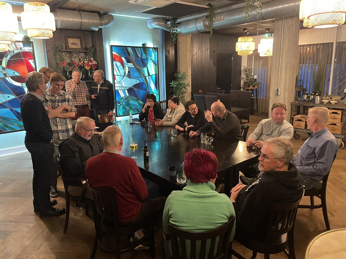 Goedbezochte bijeenkomst, betrokken inwoners, lokale #politiek leeft. Er komt een vervolg.