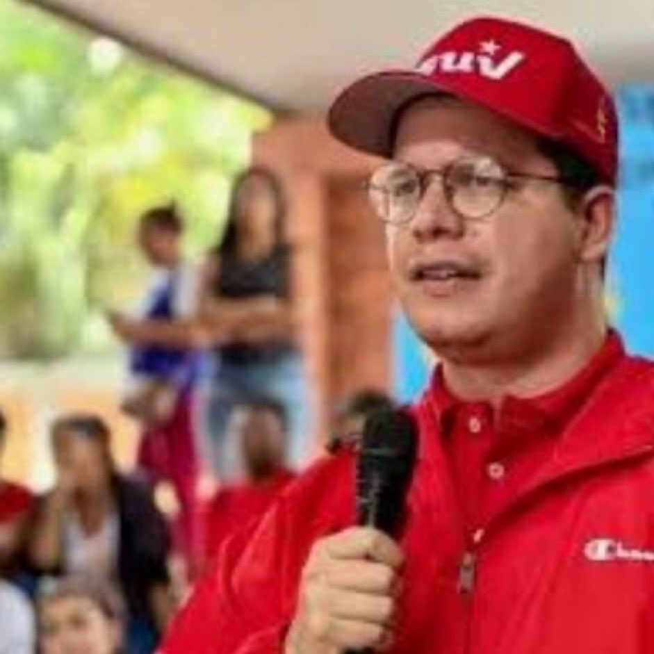 UKR_token's tweet image. #Venezuela 

Organismos de inteligencia detienen a Julio Fuenmayor, alcalde de Valencia, fue trasladado a Caracas y obligado a renunciar.

Dina Castillo Secretaria de Turismo de la Gobernación de Carabobo fue juramentada como nueva alcaldesa.