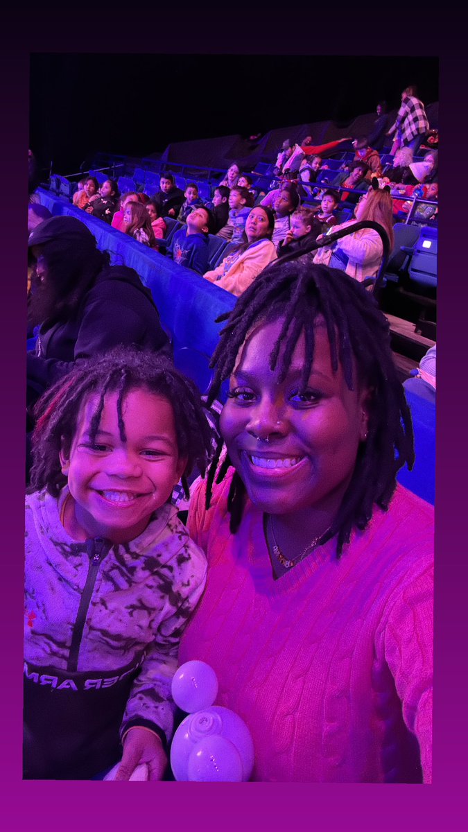 breswoorld's tweet photo. #DisneyOnIce 🩵🩵🩵 https://t.co/iJNn2cqEI0