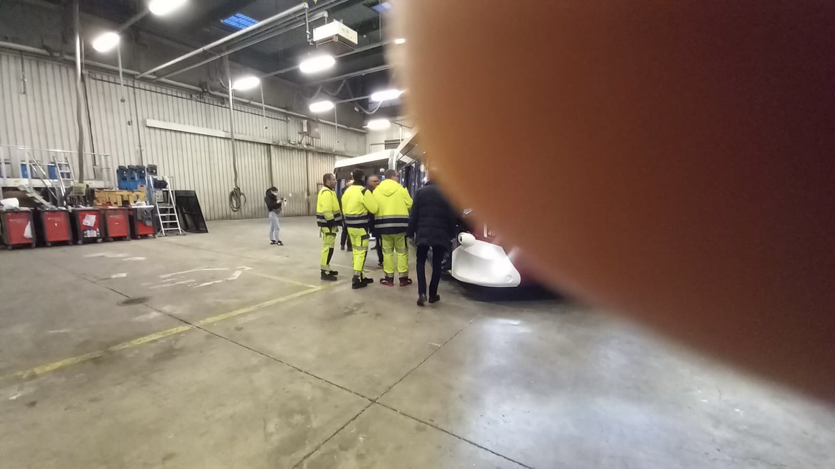 olivierbianchi1's tweet image. Je voulais vous dévoiler en exclusivité le premier modèle du futur #trambus qui roulera sur les lignes B et C mais j’ai raté ma photo. 

A demain 11h pour le découvrir place de Jaude à #ClermontFerrand !

👉 Puis à voir du 14 au 30 décembre : urlr.me/KahZuF

#okboomer