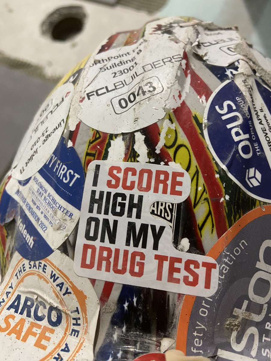 UltraToxicMale's tweet image. How did this random construction guy know to give me this sticker?

#profiling