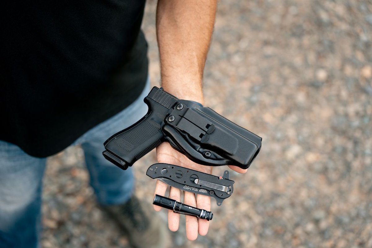 Glock 17 might be large, but they still work great! Soft shooting but they can be hard to conceal if you aren't big enough with the right holster. #Glock17 #glock #EDC #CCW PC: Tactical Camera