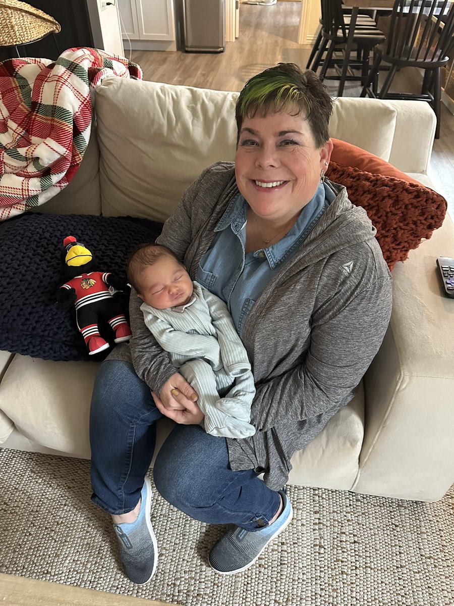 bae7609's tweet image. Today we met our great nephew Everett who is six days old. He’s such a beautiful boy! ❤️❤️#wearegettingold #nextgeneration #sweetbabyboy