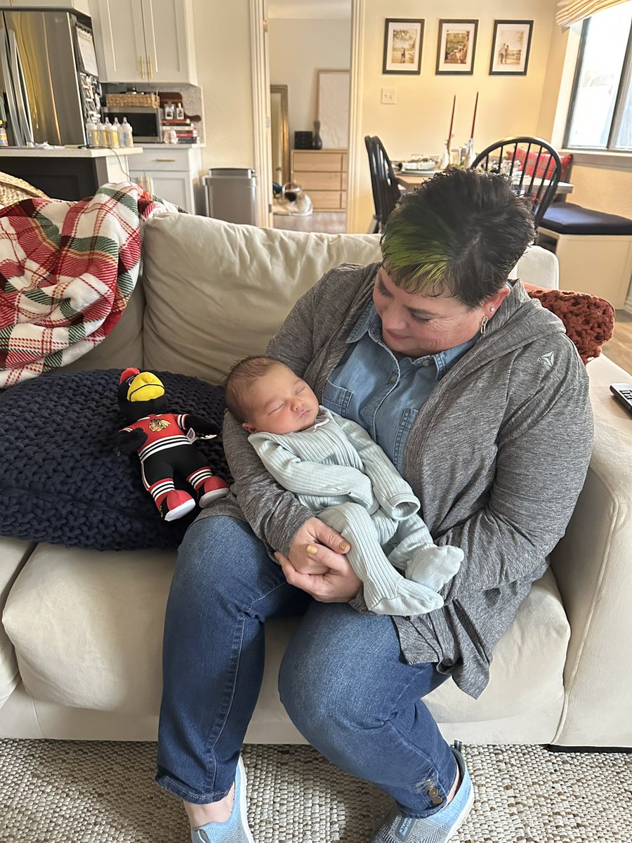 bae7609's tweet image. Today we met our great nephew Everett who is six days old. He’s such a beautiful boy! ❤️❤️#wearegettingold #nextgeneration #sweetbabyboy