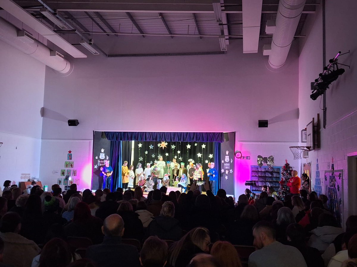 Well done boys and girls for your nativity "The Fleece Force" . Every single of you were amazing 😍🤩