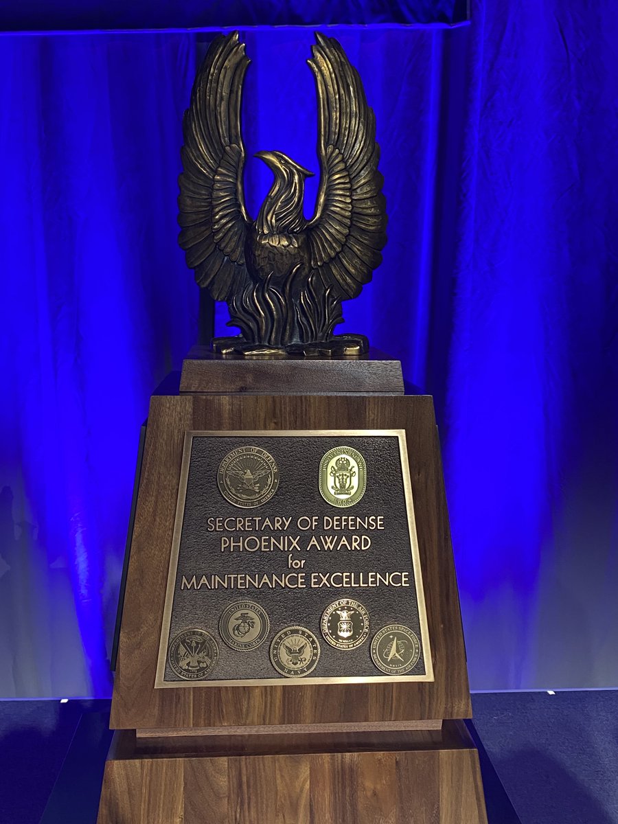 BZs all around! 👏👏👏

<a href="/USSMakinIsland/">USS Makin Island</a> (LHD 8) wins the 2024 @SecDef Phoenix Award for field-level maintenance -- the first amphibious warfare ship in 40 years to earn this honor. A huge congratulations to the crew! 

#PhoenixAward #USSMakinIsland