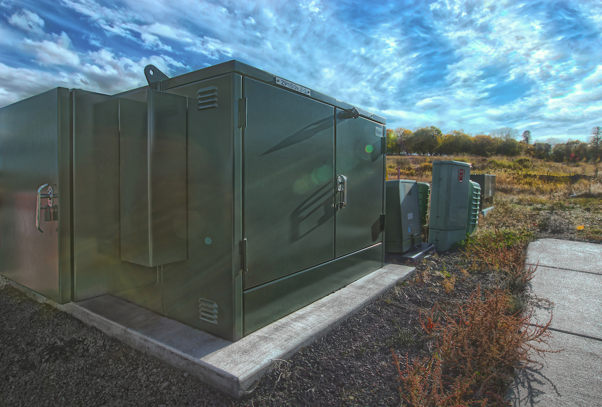 SEL_News's tweet image. Now you can standardize on one device for #switchgear protection and control. It can be used for centralized protection and control (CPC) for small #substations, too. Learn more: discover.selinc.com/l/885633/2024-…