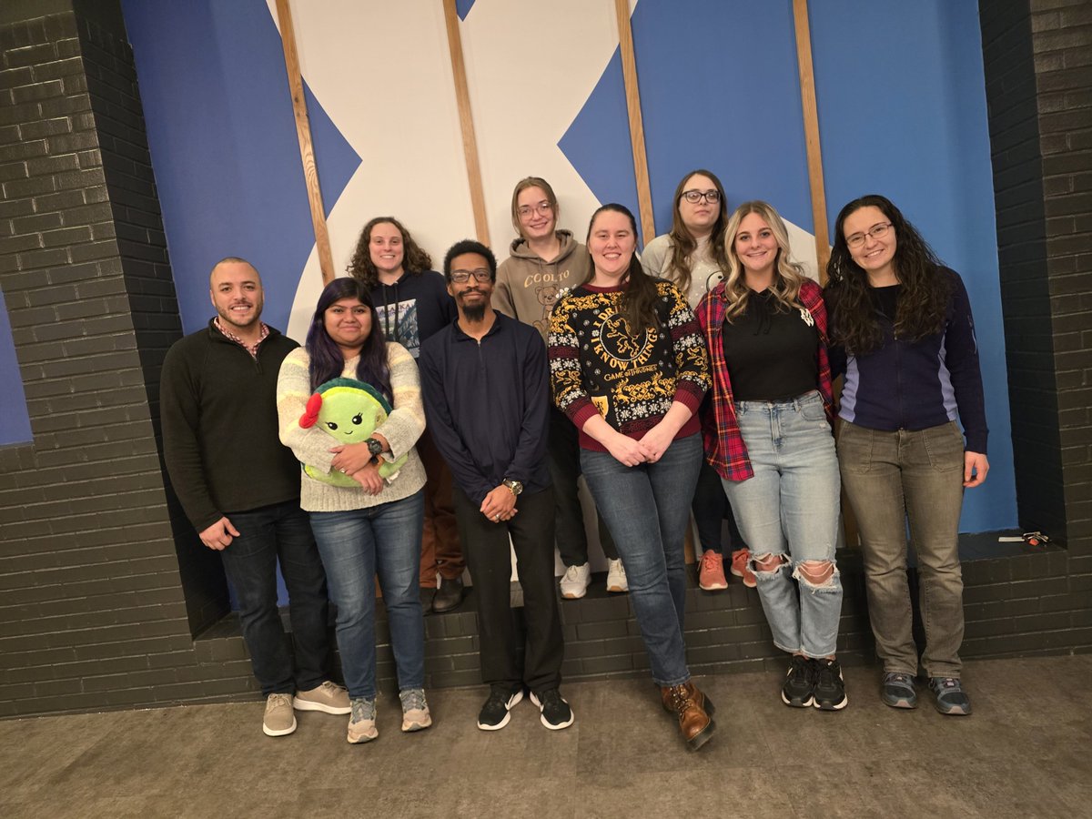 K_Bioguy_Cox's tweet image. Took the lab out to Dave &amp;amp; Busters for a fun Lab Holiday Party. It was a lot of fun - especially with this group I&apos;m grateful to lead! 🎉❄️
