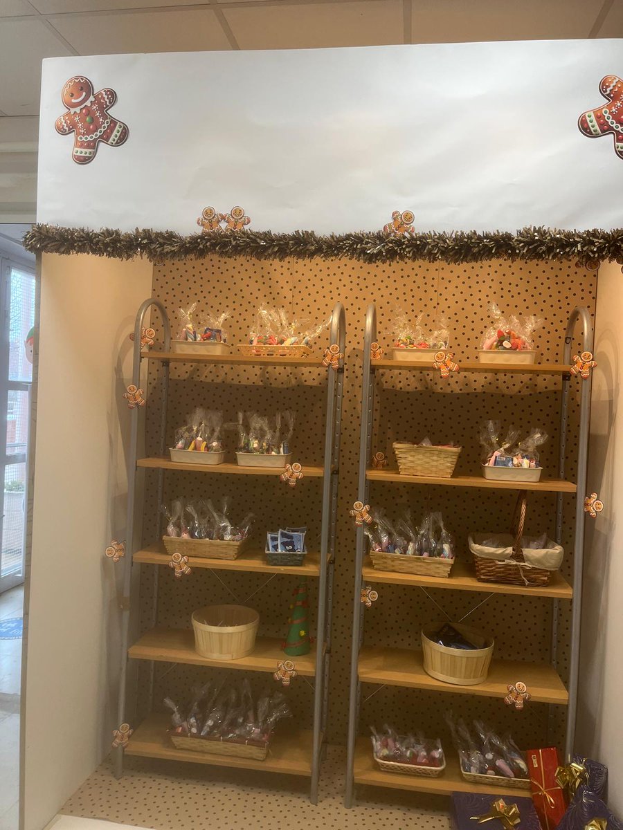 ✨¡Visítanos en la Tienda Solidaria del Ventura! 🌍 Un proyecto de economía circular abordado por alumnos de Gestión de Ventas para fomentar solidaridad, sostenibilidad y emprendimiento. 💚 ¡Tus compras marcan la diferencia! 🛍️ #TiendaSolidaria #EconomíaCircular