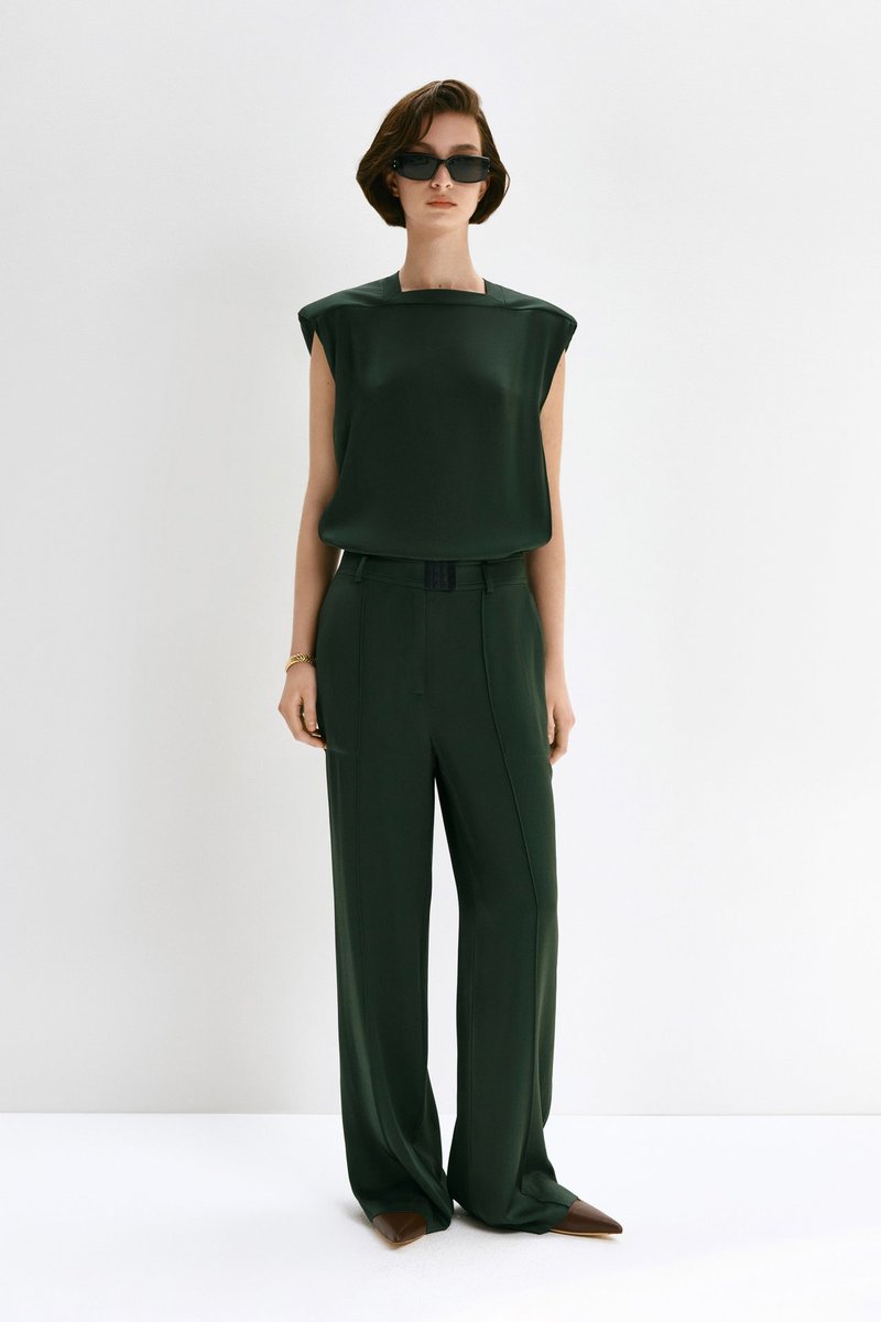 kendam_com's tweet photo. Bevza Pre-Fall 2025 collection lookbook (26 outfits) https://t.co/ao9TLniuDk

#Bevza #PreFall2025 #PF25 #Lookbooks #Fashion #Kendam https://t.co/CZ8UKXr6Cb