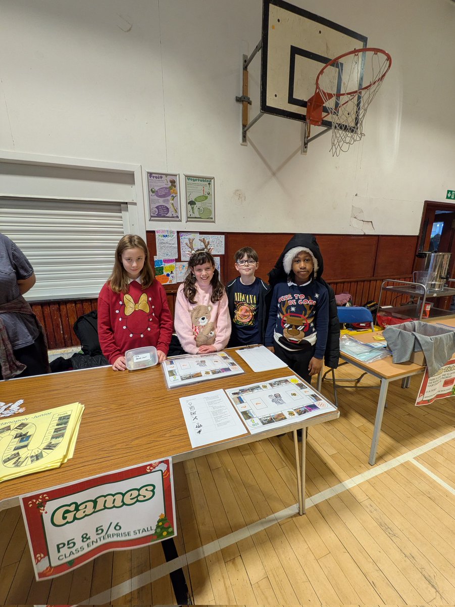 Christmas feels in P5/6 today 🎄☃️ thank you <a href="/MrArchibaldbps/">Mr Archibald</a> and P7 for organising a fantastic reindeer run! Followed by some special helpers at the Christmas Fair helping sell our "Brunstane Monopoly" game we've been working on 🎲💰  

Great work P5/6 👏