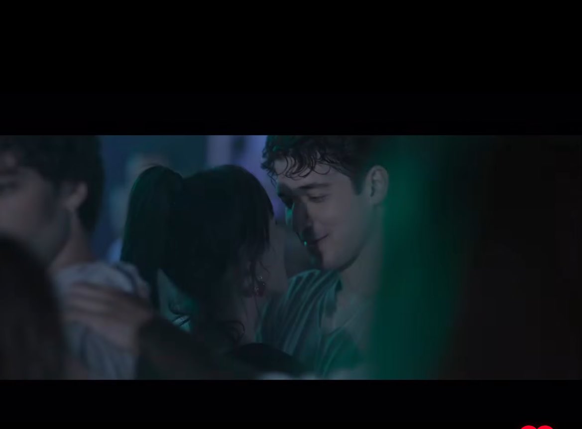 ŞAKA YAPMIYORUM İZLERKEN AĞLADIM.Yıllar önceye döndüm…Her detayıyla o kadar iyi ki,aynı ki…sevsene beni,replikler…Hele “teşekkür mü edersin?” 🥹
@beyzaalkoc 
#karantinaocakta