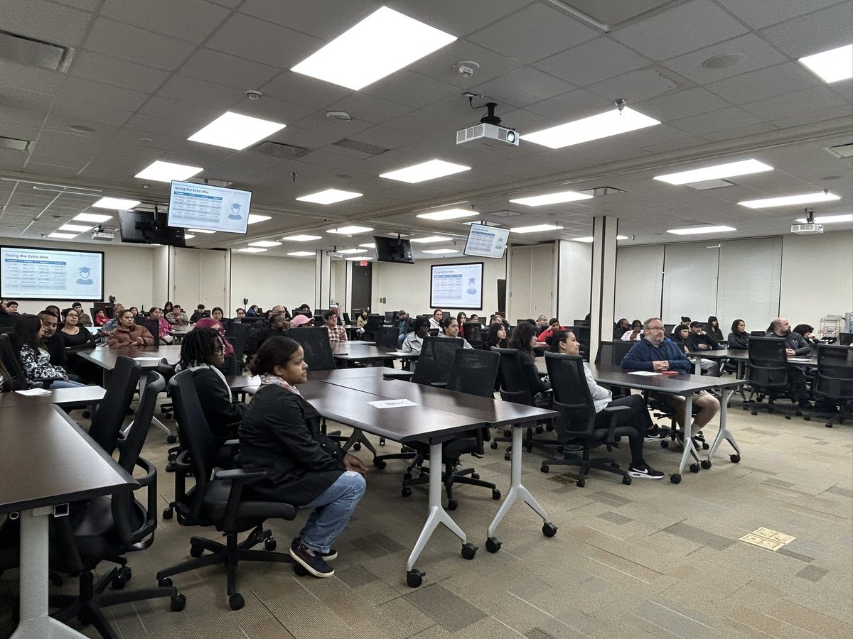 AldineGATEway's tweet image. Our first Accelerated College Academy information meeting last night had a great turn out.  More to come. #collegeforall #AldineImpact @AldineISD @lonestarcollege