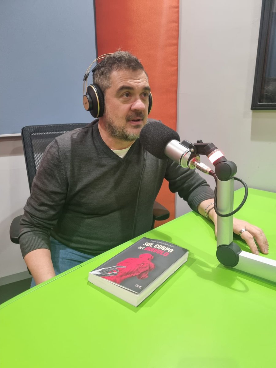 Domani, sabato 14, andrà in onda una fantasmagorica puntata di Il cacciatore di libri - Radio 24, con Alessandra Tedesco, in cui si parla di «Sul corpo del diavolo». Prima in onda alle 6.30 (un po' prestino, lo so), replica comoda alle 15.30. A breve anche in podcast