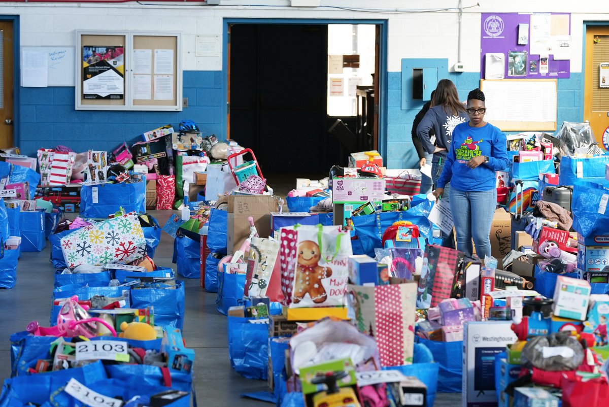A huge thank you to our sponsors &amp; community for making the Angel Tree program a success! Since 1991, Johnston Co. DSS has brought holiday cheer to foster children &amp; local youth. Check out our team hard at work, spreading  joy this week!

🎄 Learn more: johnstonnc.com/AngelTree