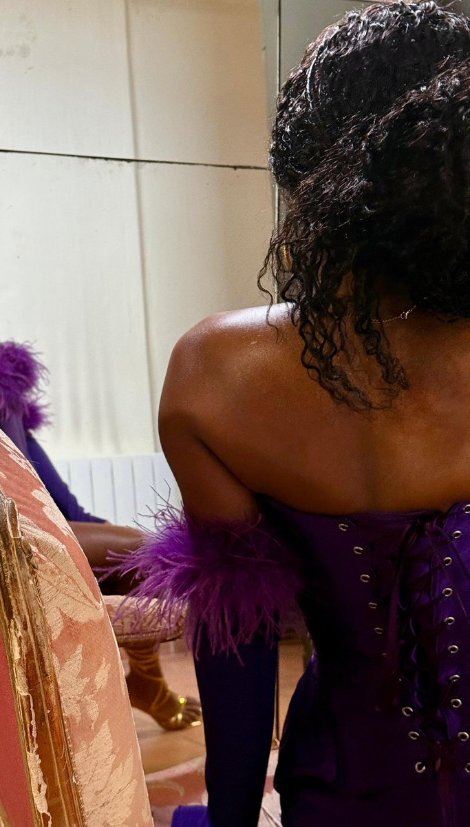 Maureenll2's tweet photo. Real queen, on a dit real pétasse
Le clip de Lass Palé est disponible 💋💃🏾 https://t.co/pymfH6CZbI