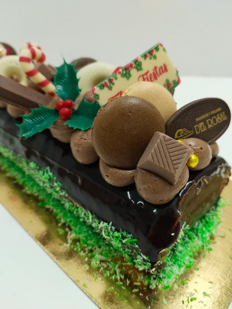 pandelrosal's tweet photo. 🎉 ¡Ya están en nuestras tiendas! 🎉
👏🏽👏🏽👏🏽 NOVEDADES para estas Navidades 👏🏽👏🏽
✨ Delicioso tronco navideño de chocolate 🍫 y nuestra exquisita tarta de Lotus navideña 🎄.
😋 ¡Irresistibles! 😋
No esperes más, ven a probarlos y endulza tus fiestas 🎅🏽⛄ ¡Te esperamos!
#Navidad https://t.co/LRDj3SYNEE