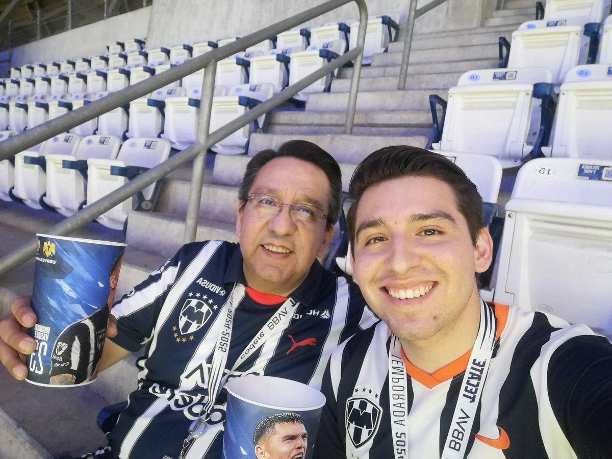 adalnavarro98's tweet photo. @Rayados @CervezaTecate Rayados gana con global de 4-2 🔵⚪ Jugador clave Sergio Canales #ElSaborQueMandaAquí https://t.co/06g6vi6T38