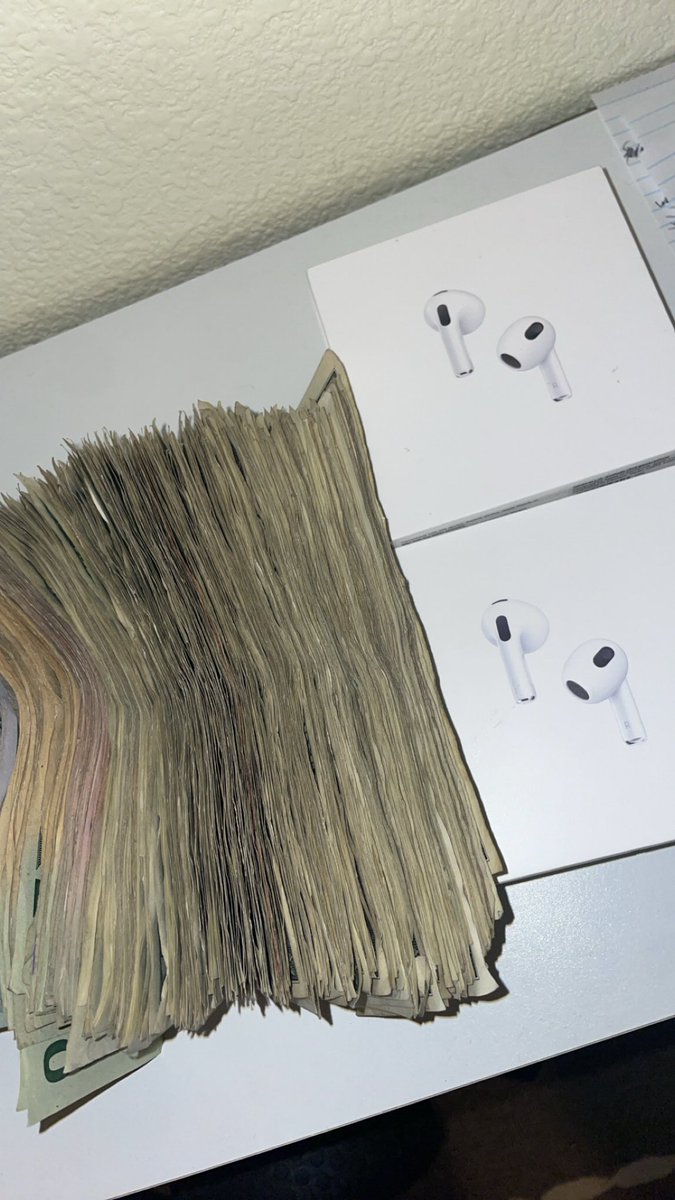 “I’m tryna fingerfuck this money I ain’t rlly into sex”